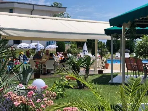 Hotel Riviera Complex 6 *