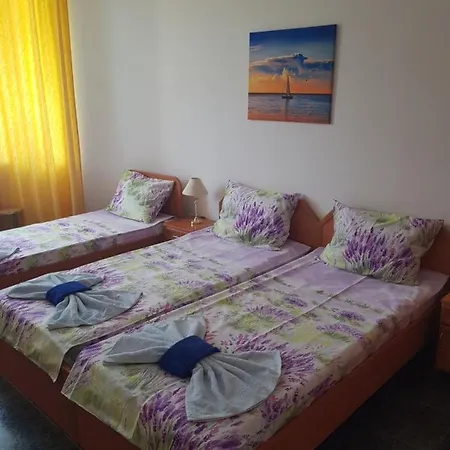 Riviera Complex 6 Готель *