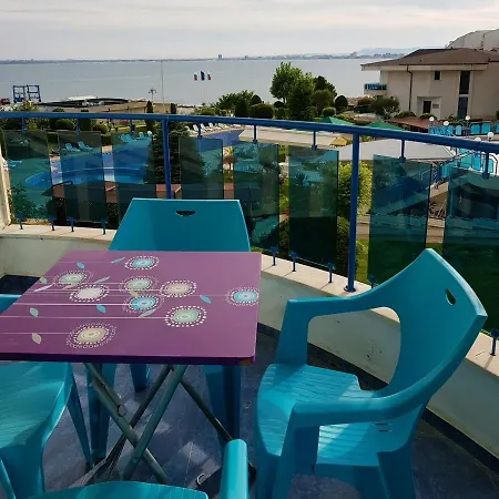 Riviera Complex 6 Готель *