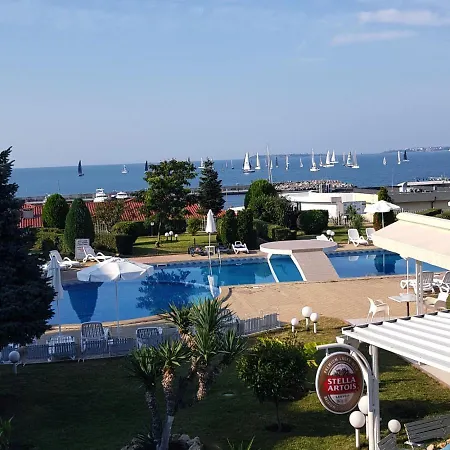 Riviera Complex 6 Готель