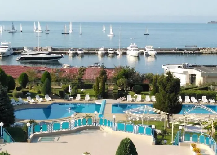 فندق Riviera Complex 6